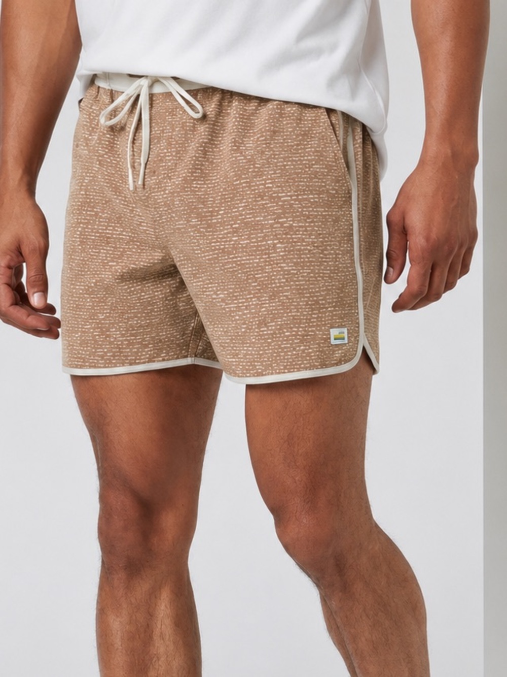 Vuori Banks 5” Unlined Performance Shorts in Tan Heathered Size S